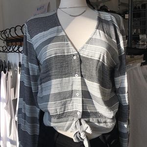 Bella Dahl button down tie front cropped top